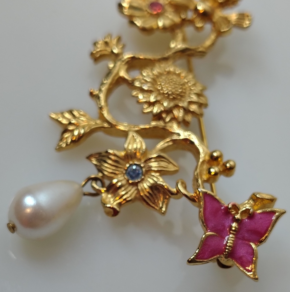 Avon Garden Of Eden Brooch View 2